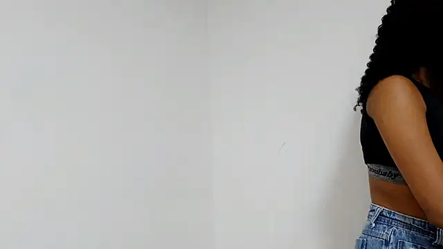 EsterSantopietro webcam