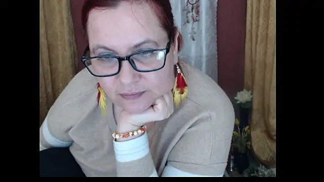 PlayfullMature webcam