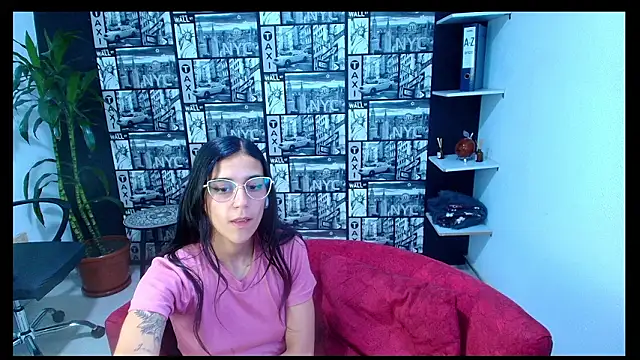 DanielaMonroe webcam