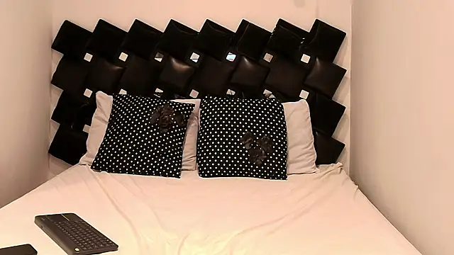 alanna_flowers webcam