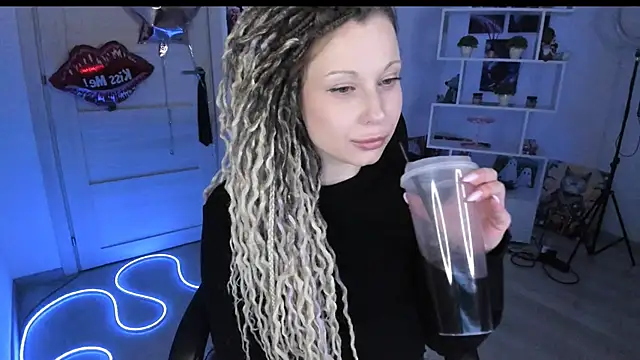 honeysallymoore - HoneySallyMoore's free webcam - UK Sex Cams