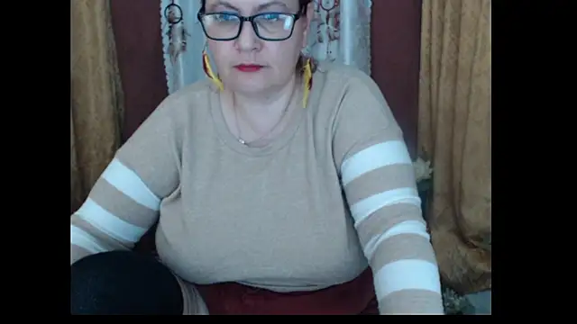 PlayfullMature webcam