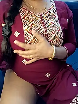 Webcam Model (SSiya-)  is live.Free join now!