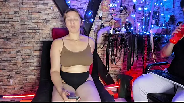 Liltildeman_moon webcam