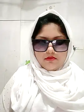 Webcam Model (Nusrat-N)  is live.Free join now!