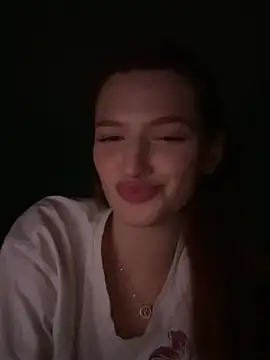 cuteariel7 - CuteAriel7's free webcam - UK Sex Cams