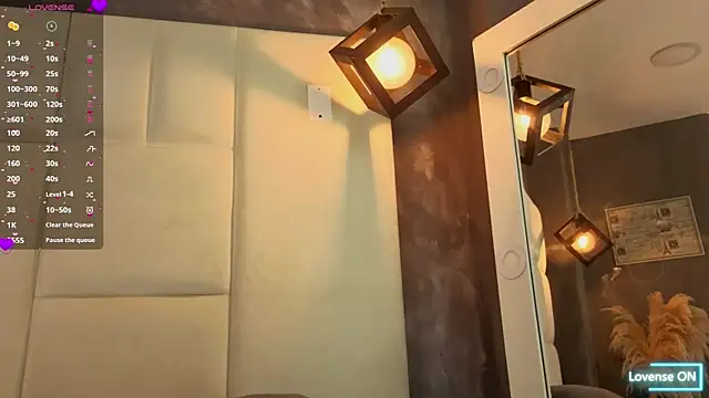 sara_puerta__ webcam