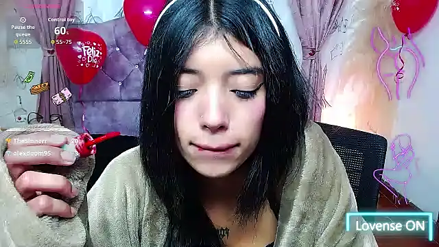 esmeralda-18 - Esmeralda-18's free webcam - UK Sex Cams