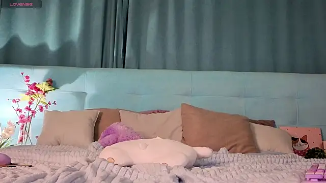 Aurora_Bennet webcam