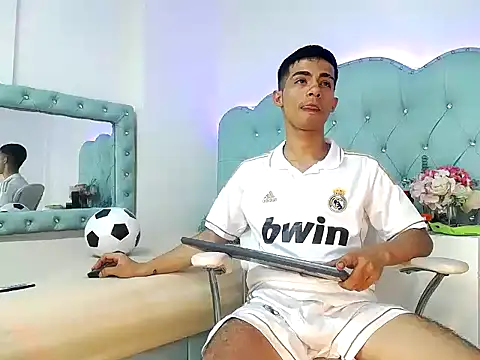 Apolo_Richards webcam