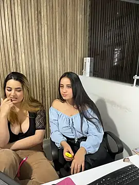 Antonella_Julieta webcam