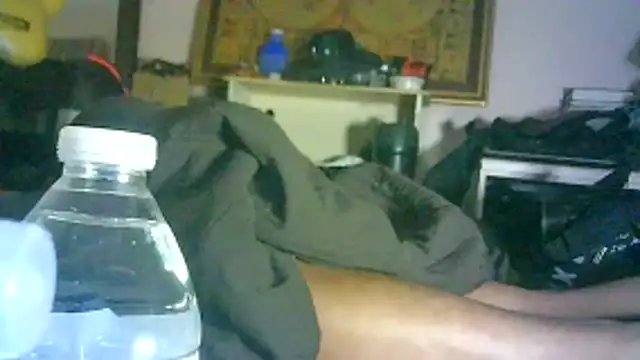 ON3YOULLN3VER_FIR3 webcam