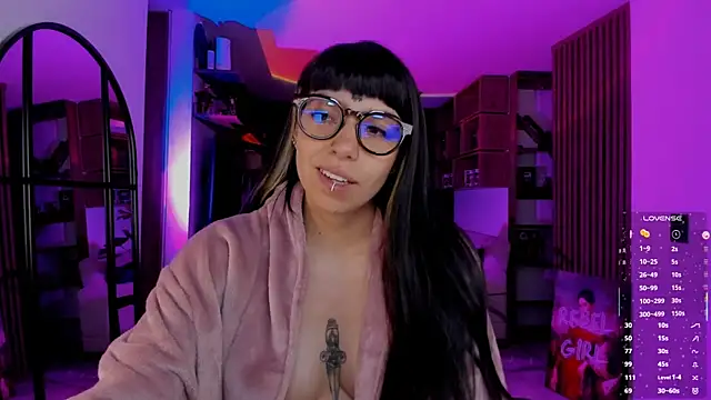 Saraa_Desiree webcam