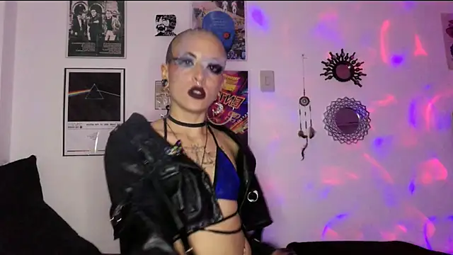 plutonbluemooon333 webcam