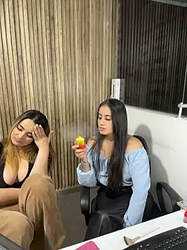 Antonella_Julieta webcam