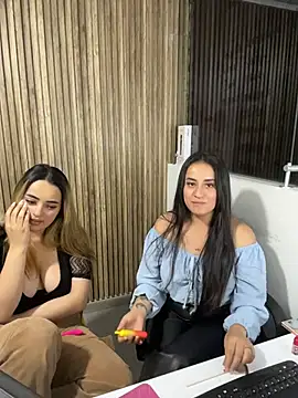 Antonella_Julieta webcam