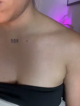 alisaa_jhons1 webcam