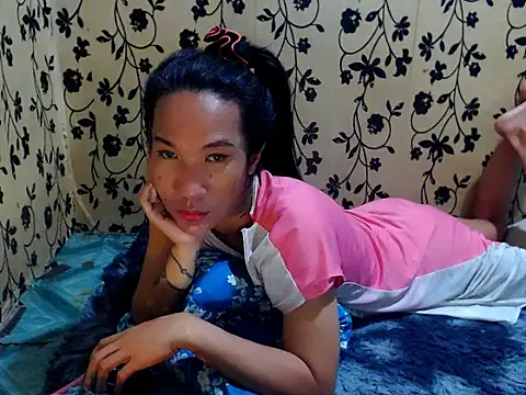 LadyBoyBigCock69 webcam