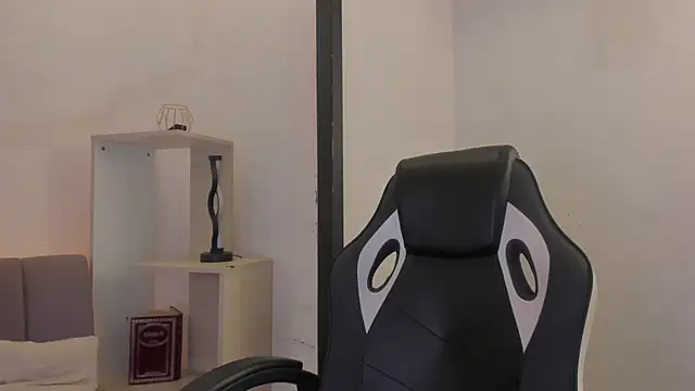 mellove_ - MelLove_'s free webcam - UK Sex Cams