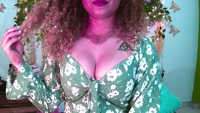 crysrus - Crysrus's free webcam - UK Sex Cams