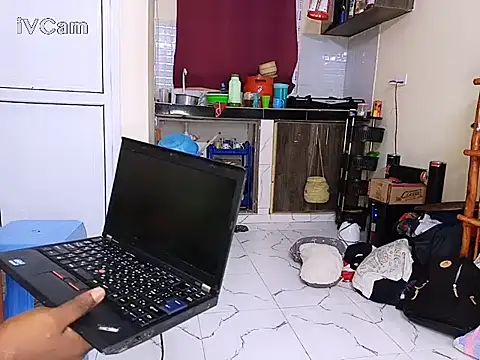 Horny_wifey254 webcam