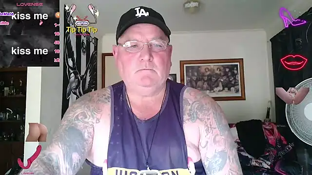 KINKYBLUEYES69 webcam