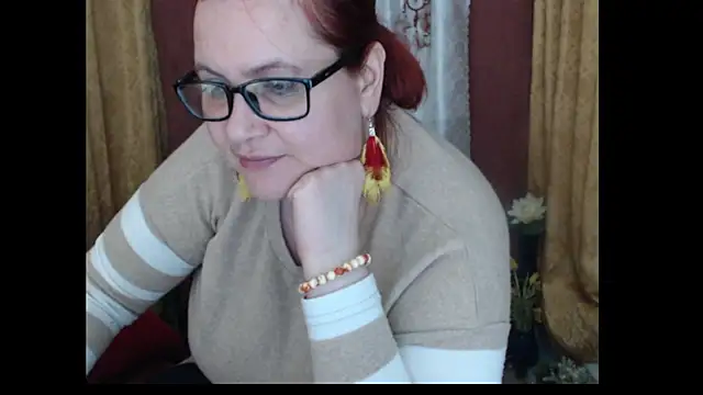 PlayfullMature webcam