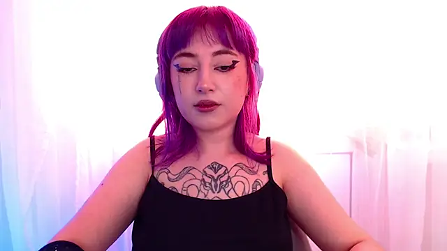 purplewitch webcam