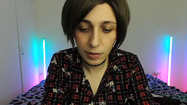 HoneyValentine webcam