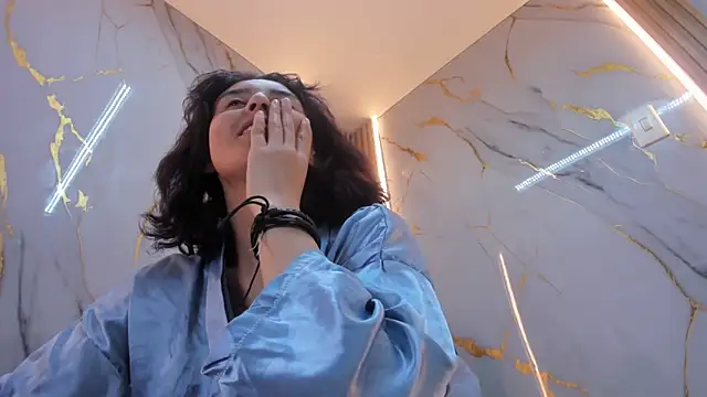 AngelaLinaresx69 webcam