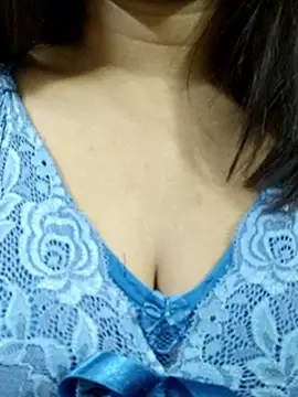 Webcam Model (Banii_22)  is live.Free join now!