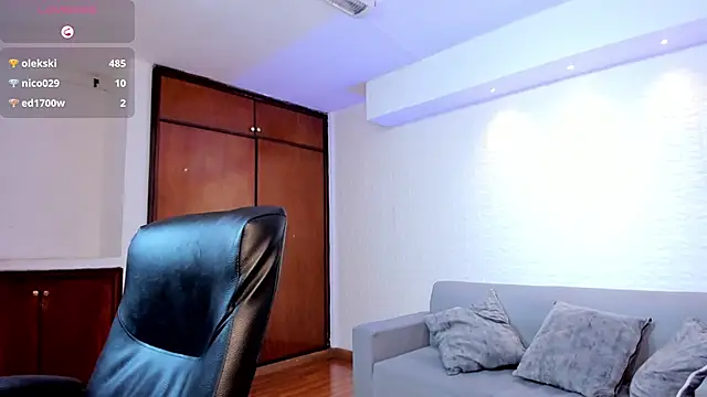 Saara_Corraless webcam