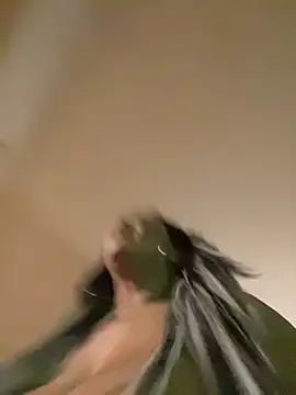 LittleMissEeve webcam