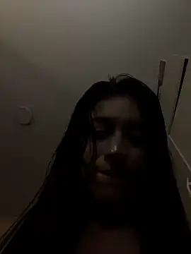 emmily_19 - Emmily_19's free webcam - UK Sex Cams