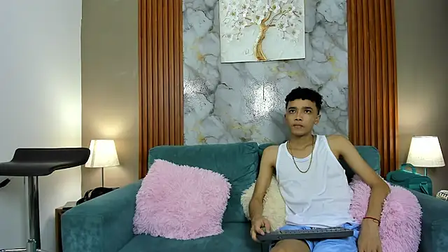 YOUNG_BOYS_HELL webcam