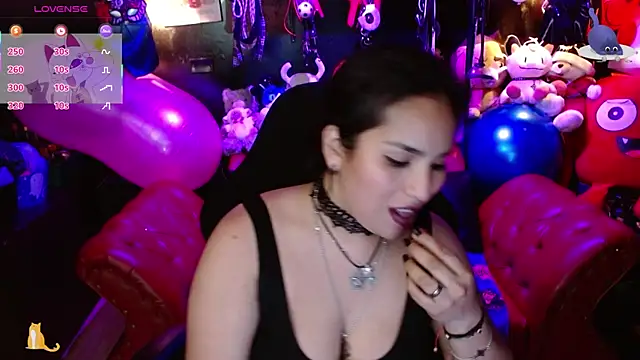 kureiji_hentaii webcam