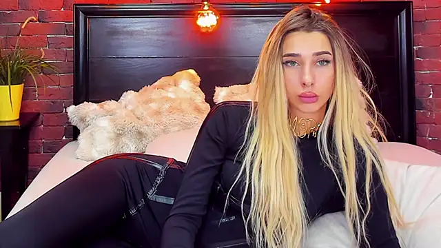 ChristynaRoss webcam