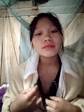 linh-miu99 webcam