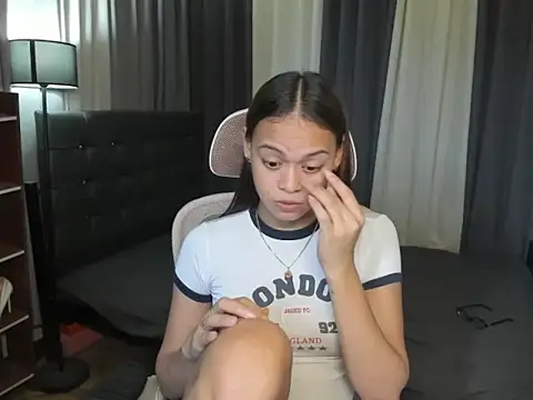 seductive_margaux - Seductive_Margaux's free webcam - UK Sex Cams