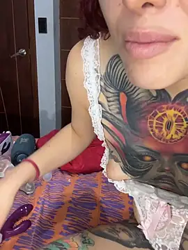 Webcam Model (SelenaRouge1)  is live.Free join now!