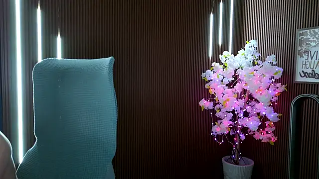 xxforyoureyesonlyxx webcam