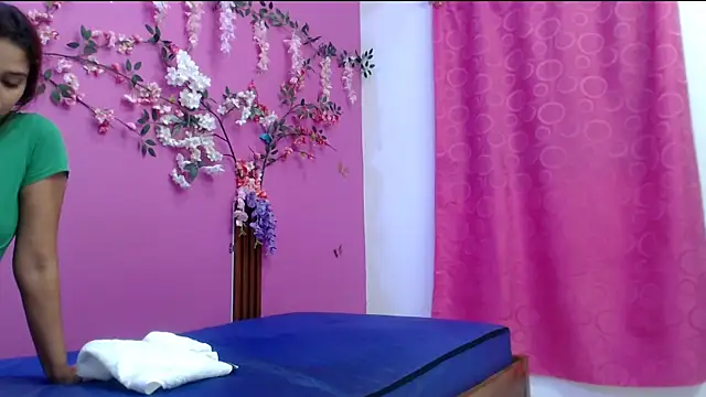 skinnybarbie022 webcam