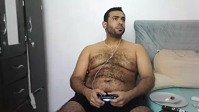 AlphaLatinoBear webcam