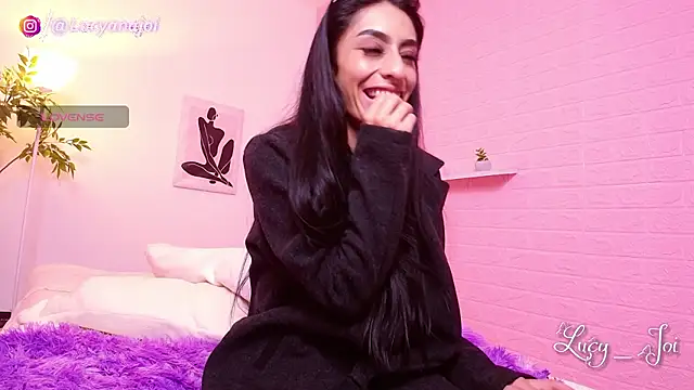 Lucyanajoi webcam