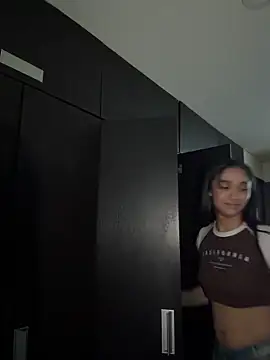 isabella-teen - Isabella-Teen's free webcam - UK Sex Cams