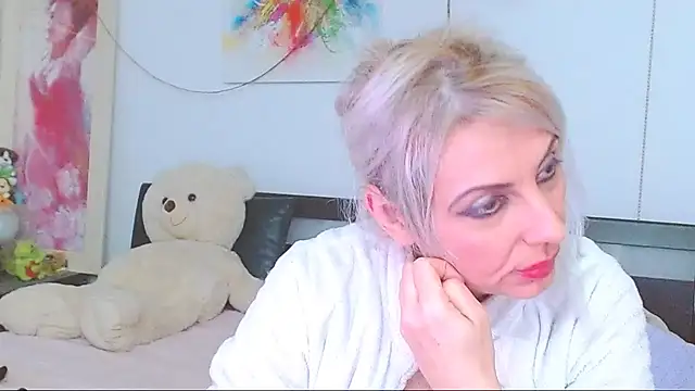 honeylara - HoneyLara's free webcam - UK Sex Cams