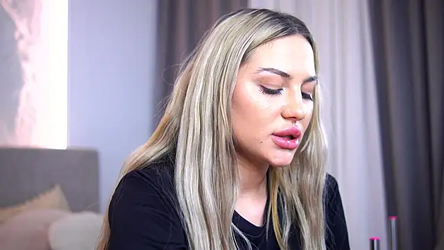 Chloe_GraceeX webcam