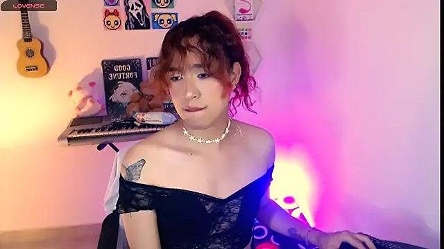 AdelineEsposito webcam