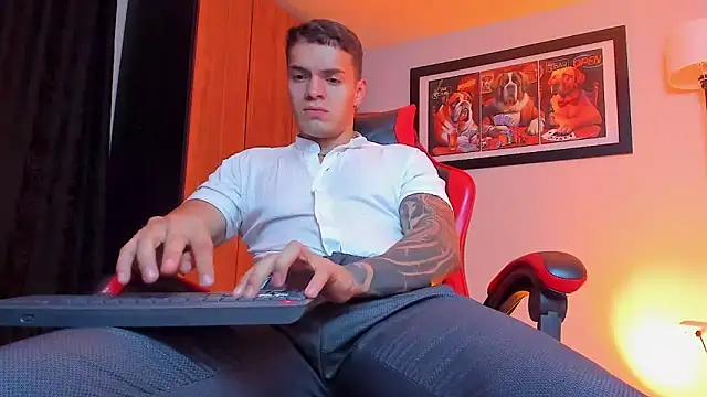 ALPHA_DOMINUS_ Live Webcam on Stripchat