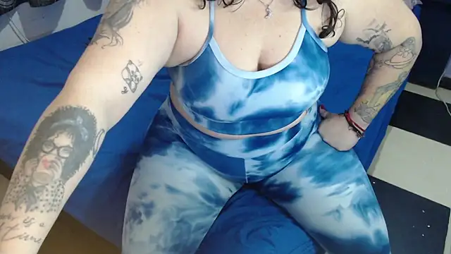 angelique_klane - ANGELIQUE_KLANE's free webcam - UK Sex Cams